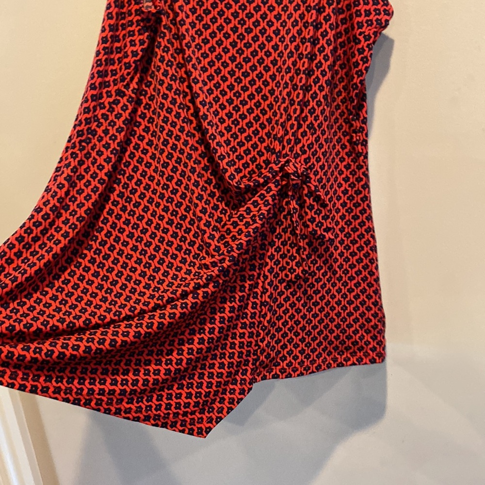 Banana Republic long camisole gathered on the frnt left side medium red & n blue - Picture 3 of 6